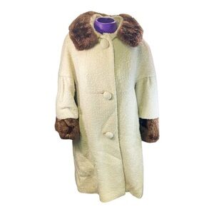 Temple Shop Fashion of Distinction Vintage Zelinka Matlick faux fur trim coat